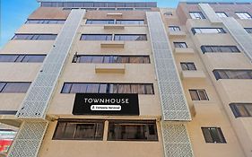 Super Townhouse Vadodara Railway Station Road Formerly Hotel Raajpath